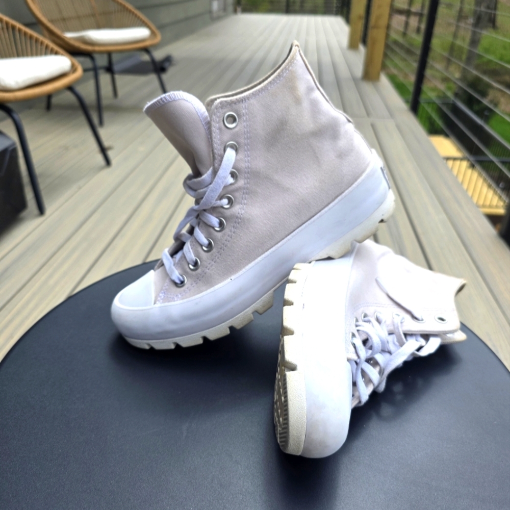Creme Chuck Taylor Converse All Stars